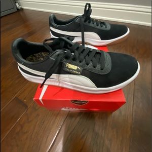 Men’s size 10 Puma California